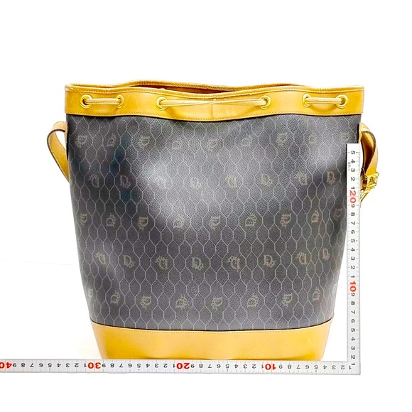 Christian Dior Leather Shoulder Bucket Bag w/ matching pouch. Honeycomb Line - Picture 2 of 10
